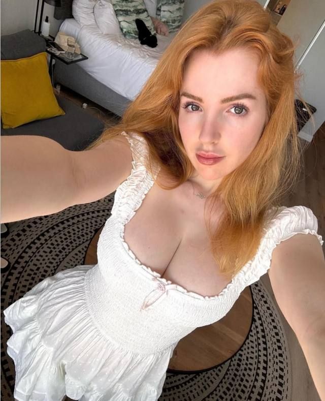 SWEET HOT MELANIE - Image 2